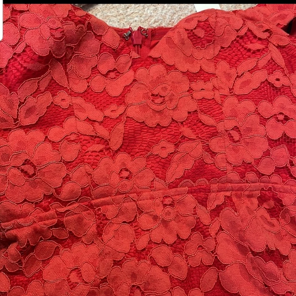 Lulu's red off the shoulder lace gown size Small - Picture 4 of 4
